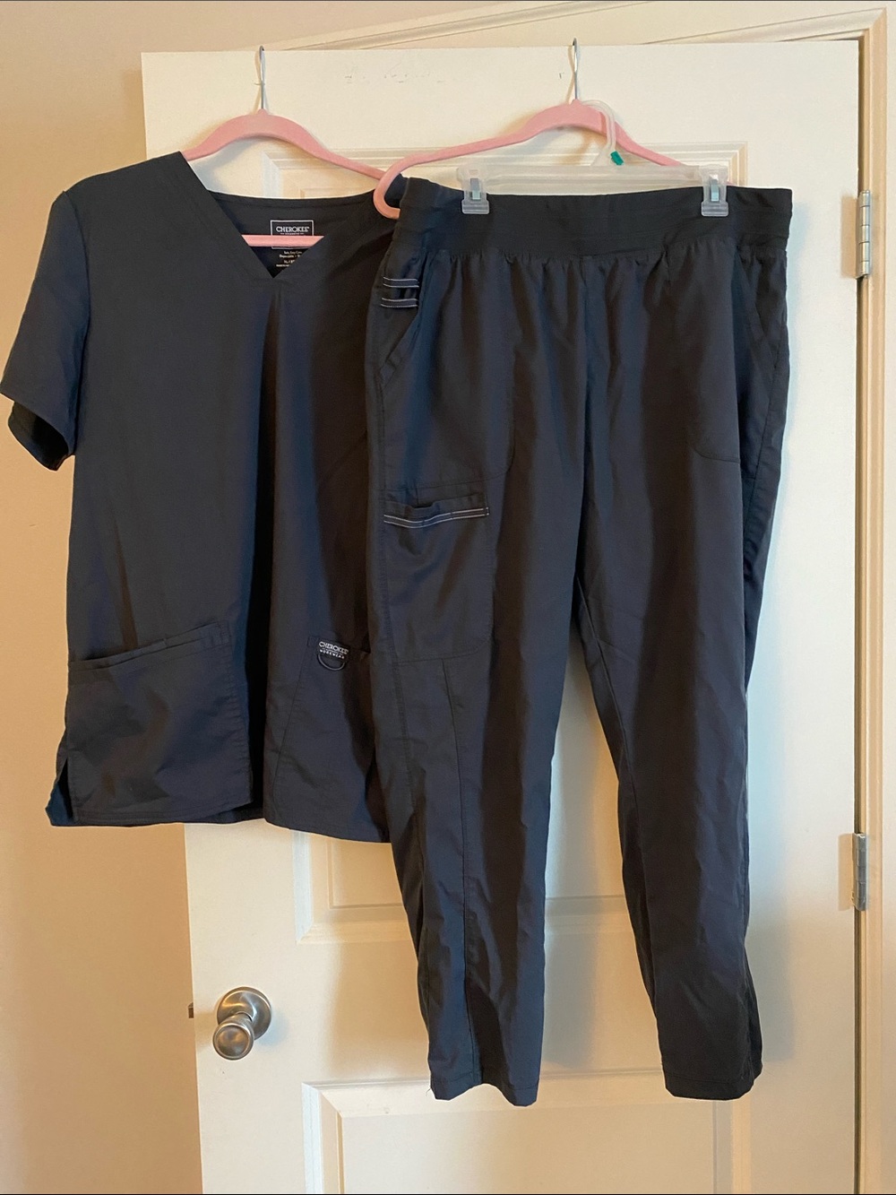 Cherokee Pewter Women’s scrub set Sz XL